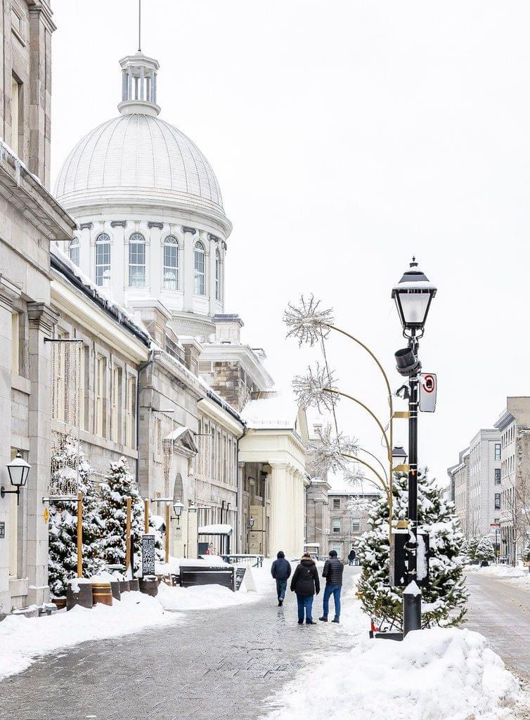 Nuances de blanc dans le Vieux-Montréal 🤍

📷 <a href="/evablue/">Eva Blue</a> <a href="/levieuxmontreal/">Vieux-Montréal</a> #Montréal #MTLmoments #PhotoduJour
