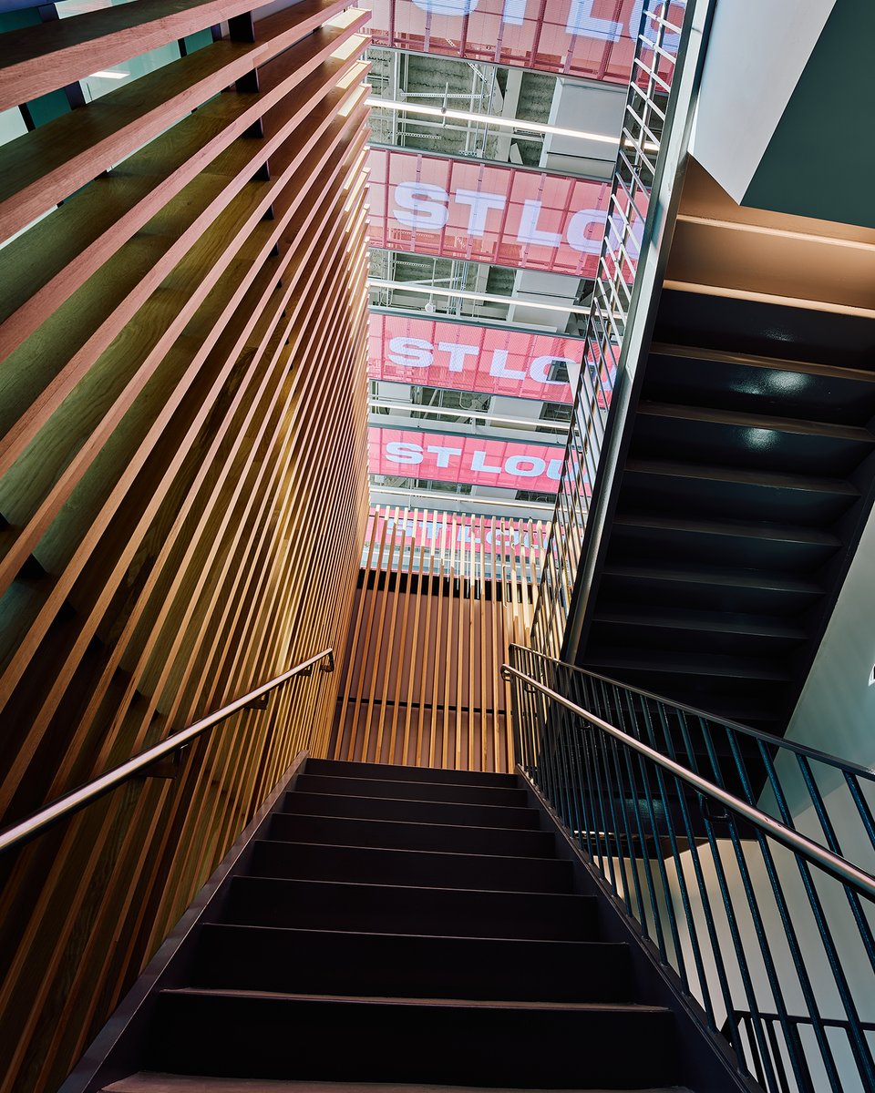 ULTRA Club 📍 Our largest indoor space, flexible enough for events large and small. An open floorplan and 360º windows give you a view of CITYPARK inside and out. #TourTuesday Learn more 🔗 stlcitysc.com/stadium/explor… #TourTuesday