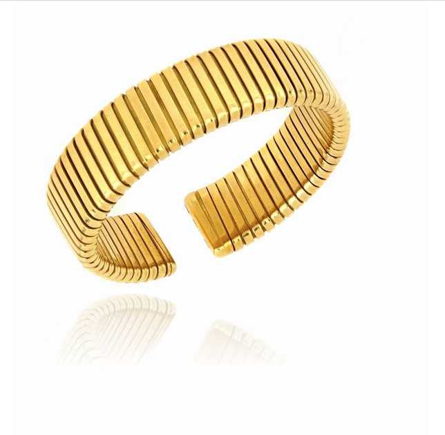 Simplicity is the new elegance...a flat tubogas cuff bracelet by Carlo Weingrill.
.
.
.
#carloweingrill #eleganceisanattitude #finejewels #finejewelry #handmadeinitaly #withlove by #weingrill