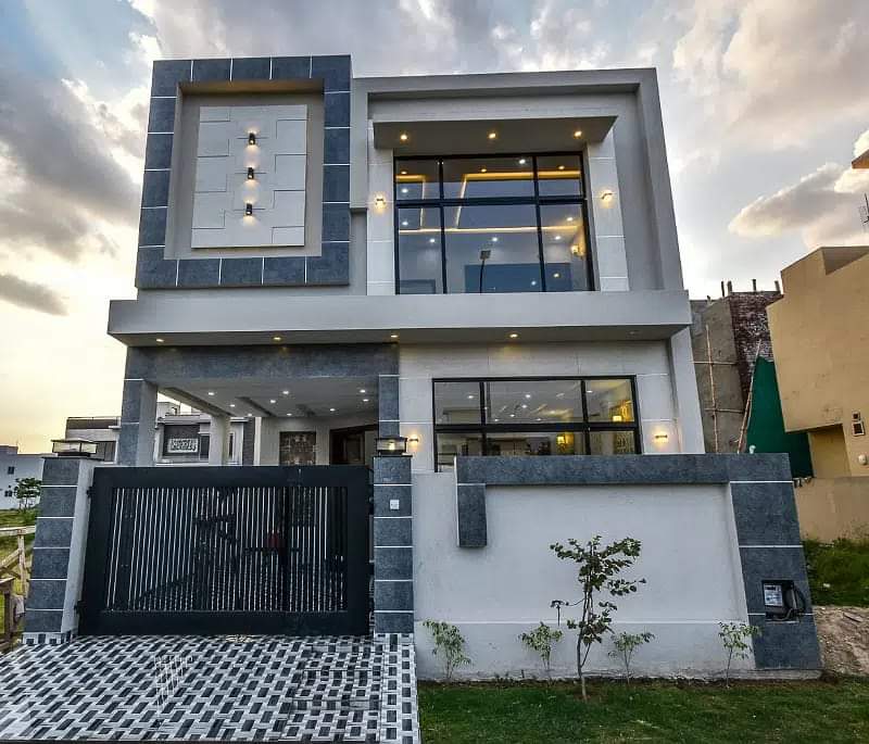 Beautiful Front Elevation House 
Luxury Designer House 
#houseandplotforsale #luxuryhousedesign #dreamgardens #Multan #BeautifulHousingSociety  #houseandplotforsalein #faisalcottagesmultan #dreamgardensmultan #wapdatownmultan #buchvillasmultan #DHAMultan  #nyassociates