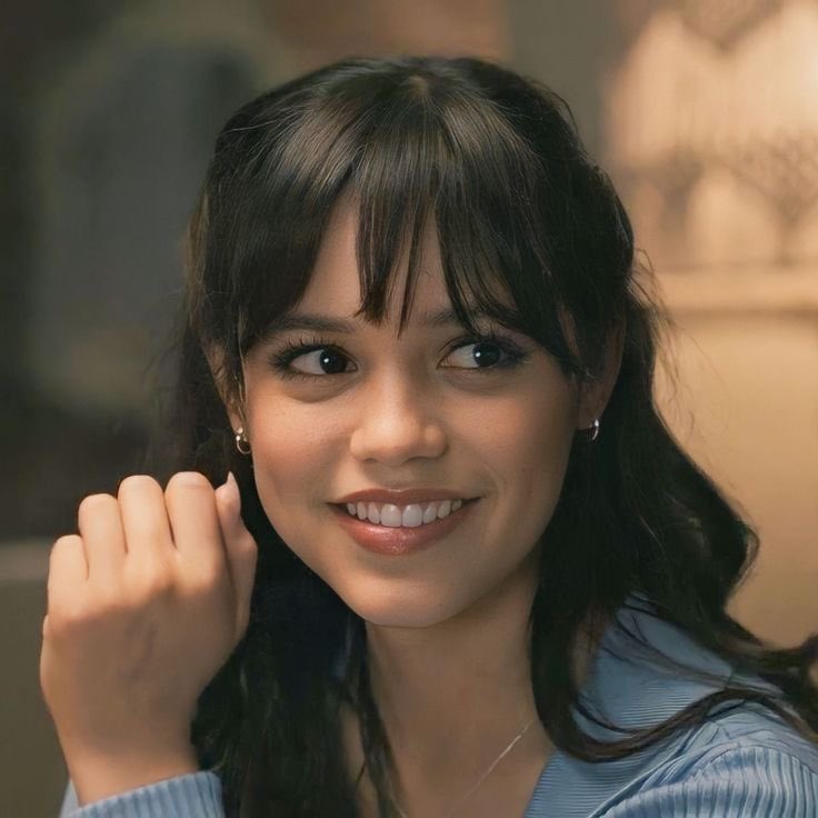 0FCURSEDSTAR's tweet photo. [ @LyraBrownn ]

Est assise à côté de Lyra en cours d’Histoire de la Magie. Arrive de mieux en mieux à parler anglais.

— C’est commun de parler avec des coquillages chez vous ? https://t.co/BKSH440iiL