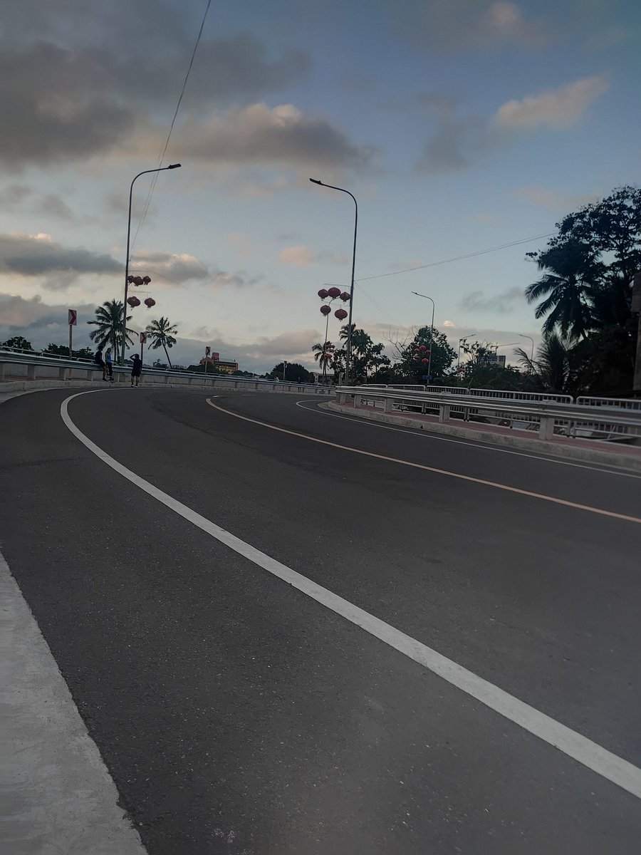 eLBoyKalayo's tweet photo. kalaay man walay ka bolding hands danhing dapita ... https://t.co/cTlCvnlHje