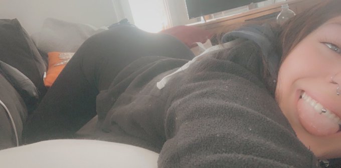 Bend me over? https://t.co/dPNazZgPgq