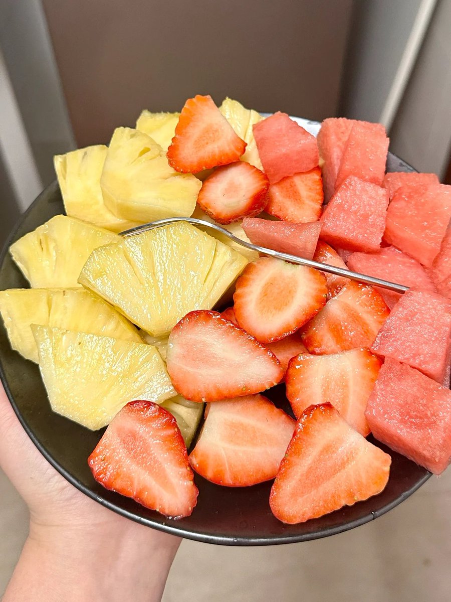 Fueling my day with a burst of vitamins and flavor 🍓🍍