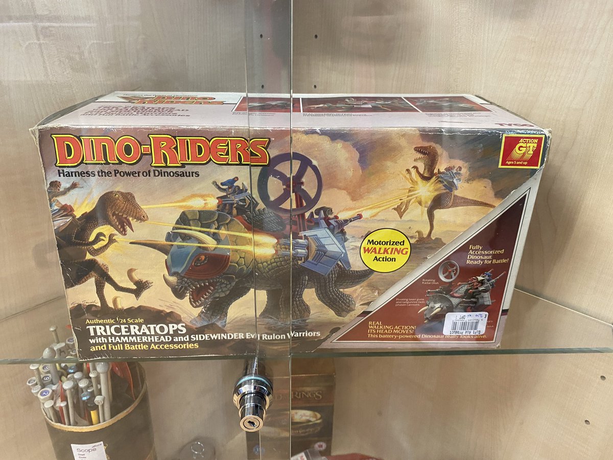You can still find bangers in the charity shops.
#vintagetoys #charityshops #dinosaur