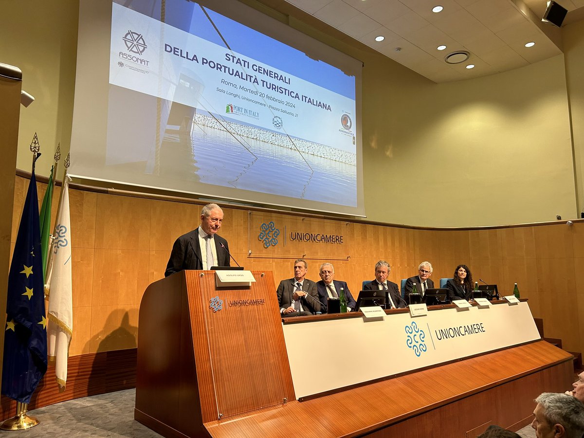 mimit_gov's tweet photo. Il ministro @adolfo_urso è intervenuto oggi a Roma agli Stati Generali della Portualità Turistica Italiana, promossi da #Assonat @Confcommercio e #AssonauticaItaliana @unioncamere. https://t.co/XcAQnufdGX