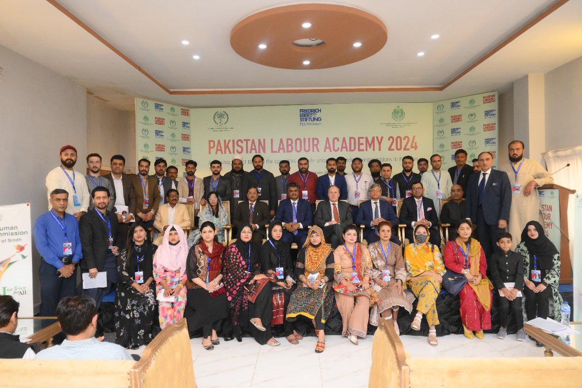 On the occasion of #SocialJusticeDay ⚖️, @FES_PAK joins forces with the Ministry of Labour, Sindh, and @SHRC_official to launch 2nd cohort of 'Pakistan Labour Academy 🇵🇰' at NILAT Karachi. The event was chaired by Mr. Omer Soomro, Minister for Law & Human Rights, Sindh.