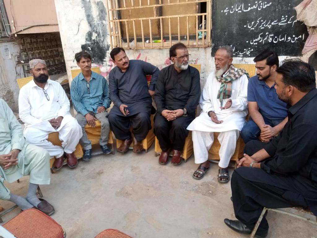 noorjahan110's tweet photo. مورخہ20فروری
رکن رابطہ کمیٹی زاہد منصوری بھائی حق پرستMPA
#PS117
عبداللہ شیخ بھائی کی ٹاؤن آرگنائزرجنیدحیات بھائی و اراکین سرجانی ٹاؤن کمیٹی کےہمراہ گذشہ دن ٹارگیٹ کلنگ کےنتیجےمیں شہیدہونےوالےریحان بھائی کےسوئم میں شرکتUCکے ذمہدران و کارکنان انکےہمراہ موجود
@ZahidMansori #MQMPk https://t.co/8prY7MMDls