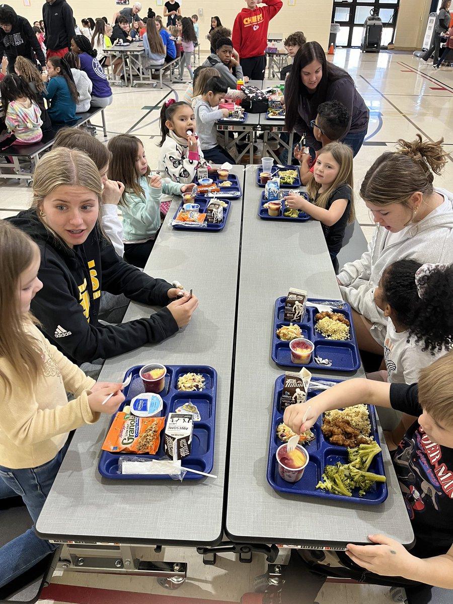 SalinaSouthGBB's tweet photo. Great to spend some time at lunch with Schilling Elementary yesterday. 

Excited to host them today at “Schilling Night at SHS Basketball! Games start at 6pm. Go Cougs! https://t.co/yZCaOVq70z