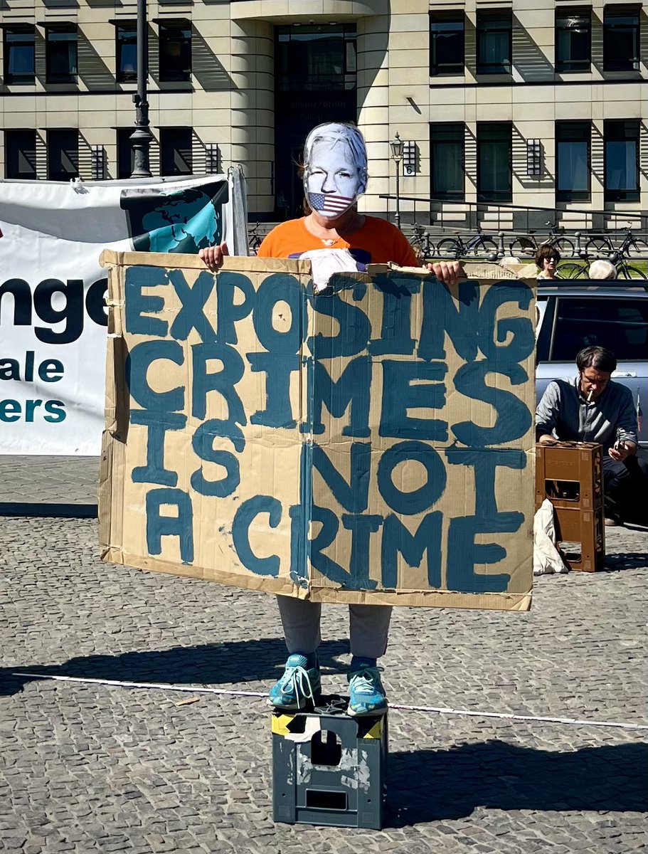 Exposing crimes is not a crime. 

#FreeAssange #DayX