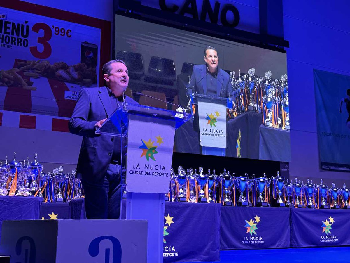 lanuciadeporte's tweet photo. 🏆La Gala de Entrega de Trofeos de la Provincia de #Alicante de la @FFCV_info 2022-2023 se celebró ayer en la @CDCamiloCano @LaNuciaES, en la que se premió a los 175 equipos campeones de la pasada campaña!

📰👉🏻 https://t.co/rGL0MIxWER

#LaNuciaCiudadDelDeporte #Futbol https://t.co/MEoUr8Htva