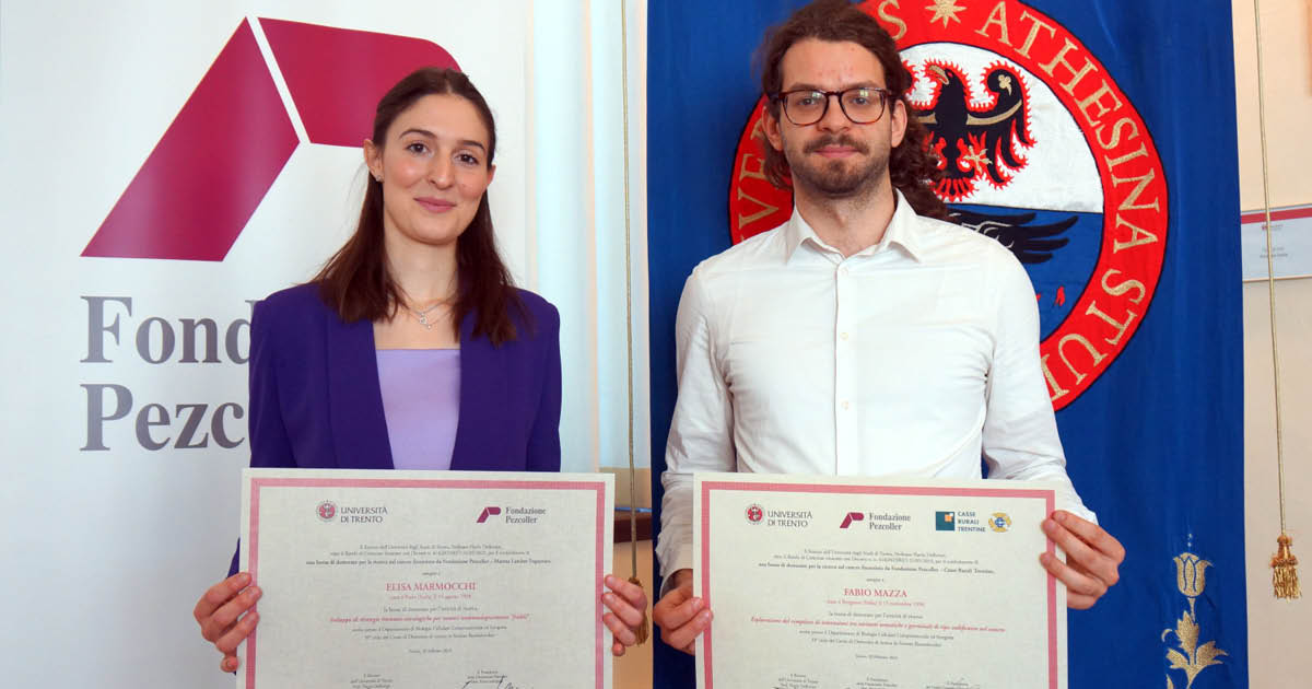 Università di Trento (@unitrento) on Twitter photo #Cancro, allo studio strategie di contrasto più efficaci
Elisa Marmocchi e Fabio Mazza vincono le due borse di dottorato sostenute da <a href="/pezcoller/">Fondazione Pezcoller</a> e Fondo Comune delle Casse Rurali Trentine per favorire la ricaduta della ricerca oncologica sul territorio
pressroom.unitn.it/comunicato-sta… #Cancro, allo studio strategie di contrasto più efficaci
Elisa Marmocchi e Fabio Mazza vincono le due borse di dottorato sostenute da <a href="/pezcoller/">Fondazione Pezcoller</a> e Fondo Comune delle Casse Rurali Trentine per favorire la ricaduta della ricerca oncologica sul territorio
pressroom.unitn.it/comunicato-sta…