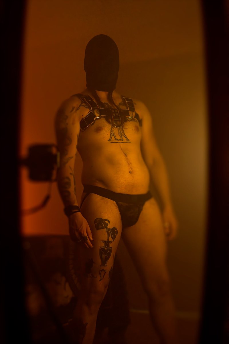 deanmorrato's tweet photo. Follow me on Fetlife, Reddit, and OnlyFans
#deanmorrato #bdsm #fetish #contentcreator #bondage #harness #leather #altboy #tattoos #sexyboy #sexy #hunk #jockstrap #dominant #bull #onlyfans #fetlife #daddy https://t.co/1oQRW7kNl7