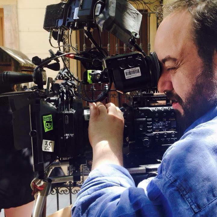 Hoy 20 de febrero es el día Internacional del Camarógrafo y Fotógrafo, y aunque muchos me conozcáis por mi trabajo en redes, mi profesión principal siempre ha sido (y sigue siendo) vinculada a iluminar y operar cámaras, así que felicidades a todos mis compañeros de profesión!