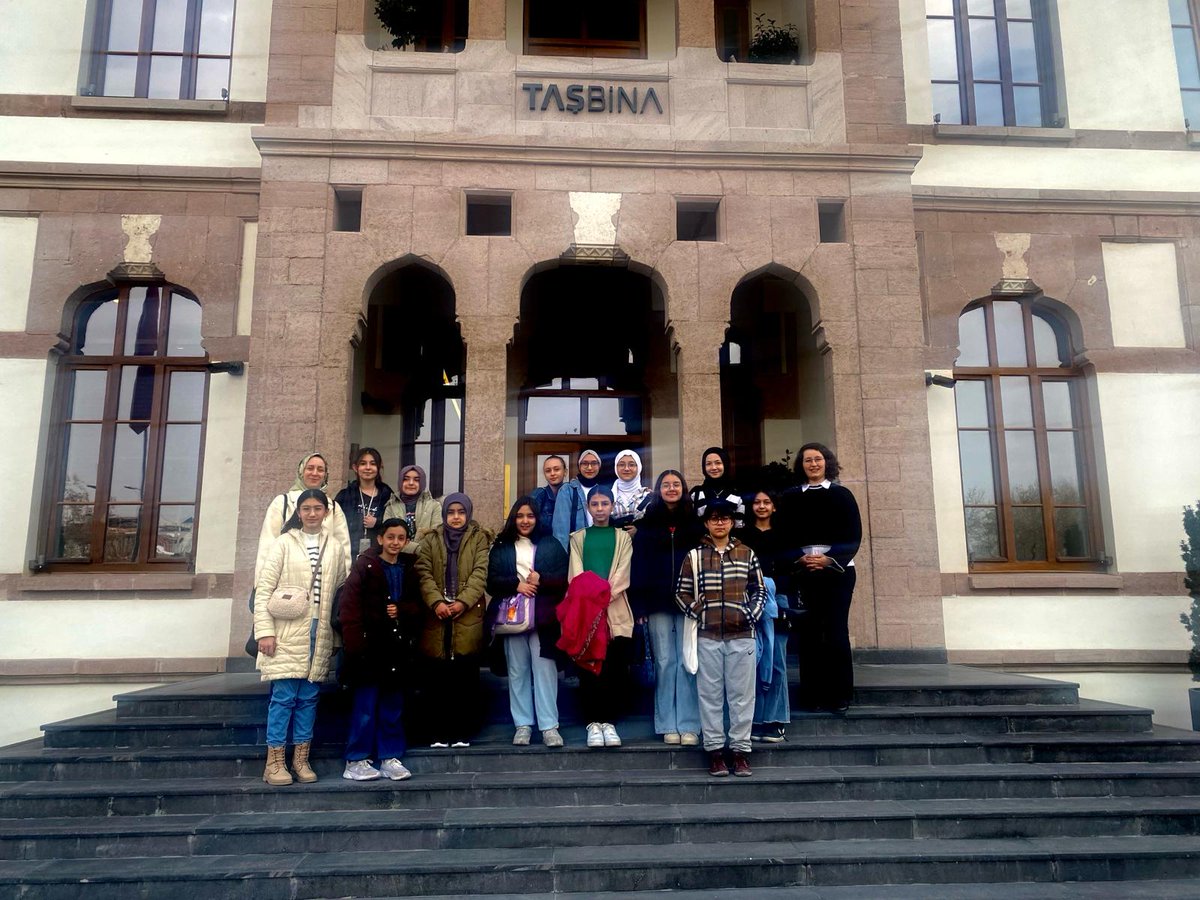 KİTAP KURTLARIMIZI ŞEHRİMİZİ GEZİYOR.
Anadolu Mektebi Okuma Grubumuz şehrimizi geziyor. Sorumlu öğretmenimiz Kübra DEĞİRMENCİ'ye teşekkür ederiz.