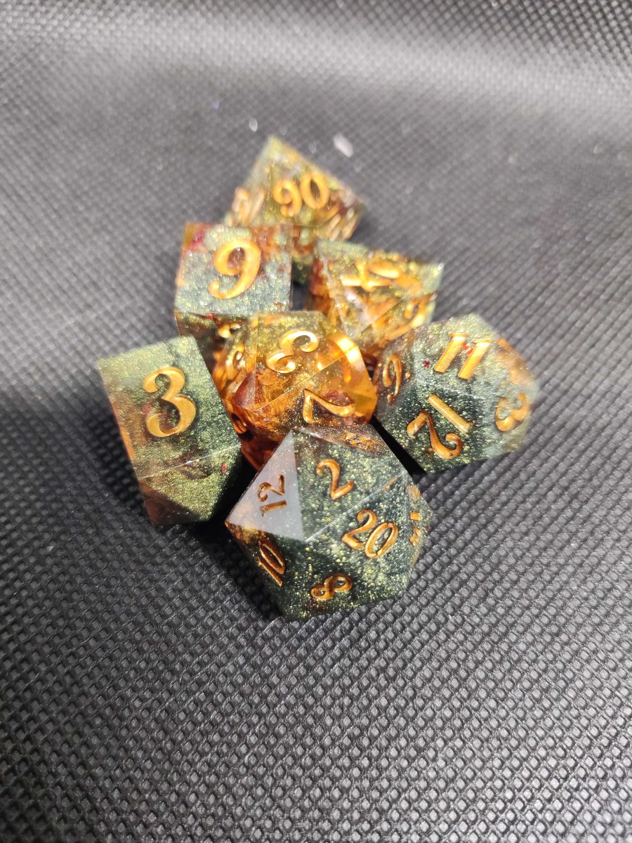 MothHeadTable's tweet image. Lowkey forgot I made this account. Errmmm

GO BUY THIS DICE SET!!!!!
mothheadtabletop.etsy.com
(Please)