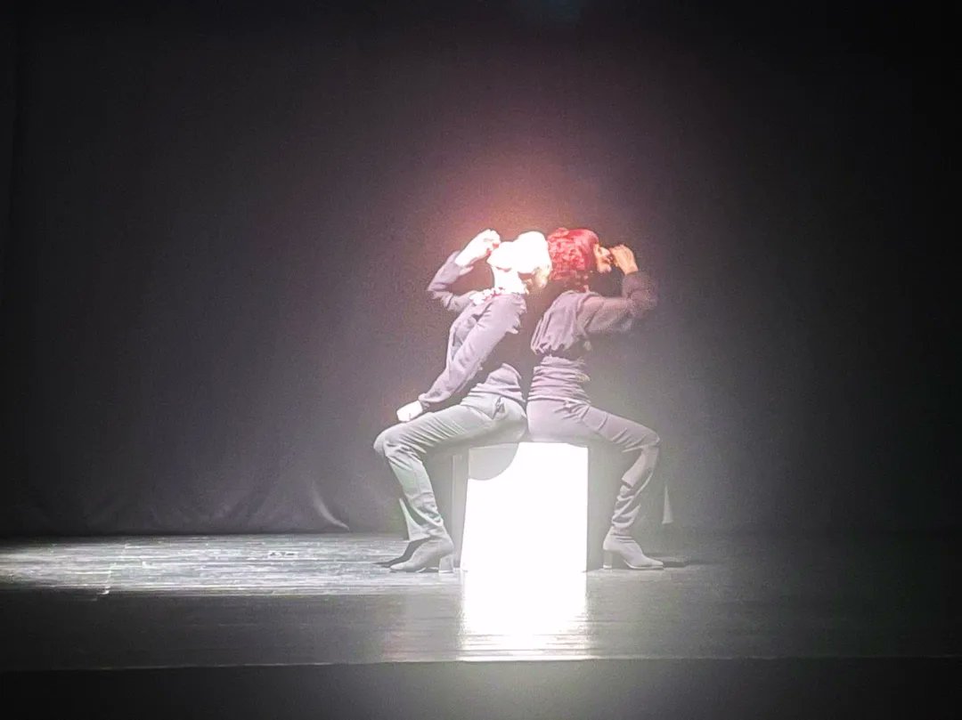 verde_linfa's tweet photo. Emozioni! "La morte ti fa bella" Helen.
Ancora una volta in scena, vibrazioni fortissime. Grazie a tutti! 
@Teatro_Hamlet https://t.co/KgCLsmKMbs