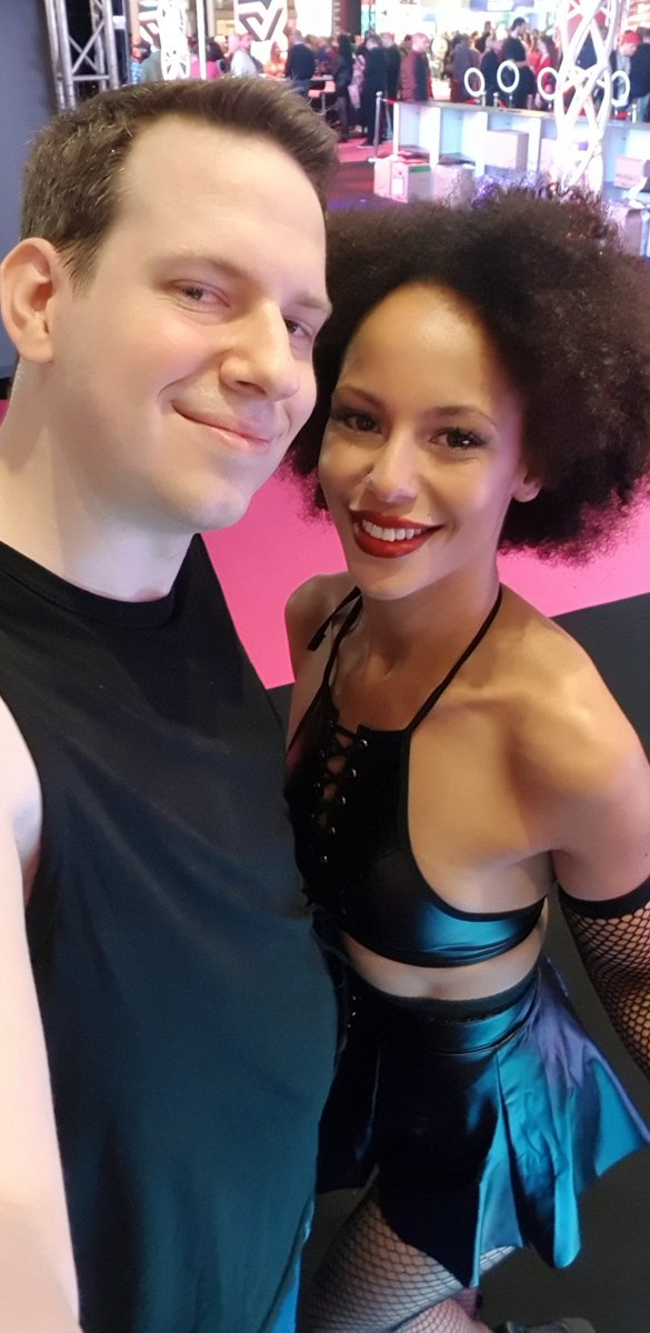 05. "Handy Kamera"
Der 1. Tag auf der 26. Venus, 2023.

Die Venus begann wild aber auch mit neuen Gesichtern und Bekanntschaften, wie die sexy Lia Amalia. 😍🖤🔥🖤😍

<a href="/venusberlinoff/">Venus Berlin</a>
<a href="/liaamaliaof/">Lia-Amalia</a>
#venusmesse #venus2023 #venusberlin #venusfestival #venus