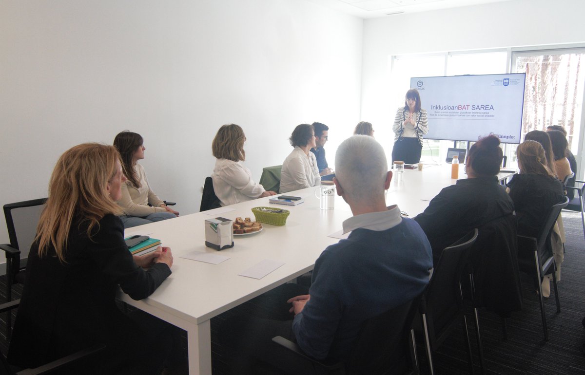grupogureak's tweet photo. Gogoeta interesgarriak landu genituen #inklusioanBAT-eko enpresen jardunaldian @Gipuzkoa #Sinnple @deusto @ViralgenVC @RealSociedad #SaltoSystems #Oribay #UlmaPackaging #Biharko #Uvesco https://t.co/K4vitP5lKN