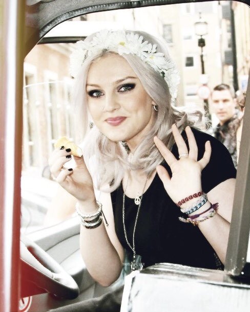perrie pics❤️🔥 tweet media