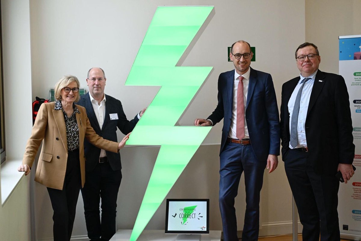 FSMA (@fsma_info) on Twitter photo 📸 FSMA's and IOSCO's Chair Jean-Paul Servais posing with Commissioner <a href="/McGuinnessEU/">Mairead McGuinness</a> and <a href="/vincent_v_p/">Vincent Van Peteghem</a> during a visit at the Wikifin Lab, as part of the high-level conference on financial literacy.
#FinLit #FinancialLiteracy 📸 FSMA's and IOSCO's Chair Jean-Paul Servais posing with Commissioner <a href="/McGuinnessEU/">Mairead McGuinness</a> and <a href="/vincent_v_p/">Vincent Van Peteghem</a> during a visit at the Wikifin Lab, as part of the high-level conference on financial literacy.
#FinLit #FinancialLiteracy