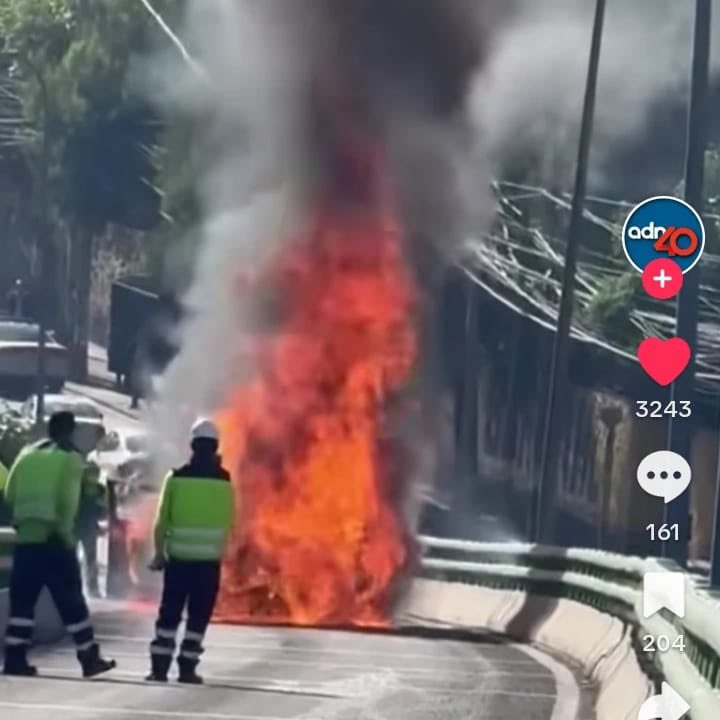 Tracia17's tweet photo. Oigan @KiaMexico quedo muy formal de hablar la semana pasada con mi amiga a la que se le incendió la camioneta #Sorento defectuosa. Incumplieron. No solo mi amiga, pero todos los usuarios están en riesgo! @Profeco @AutosyMas @warkentin @Enrique_Acevedo @Rebmangas @elpoderdelc https://t.co/XTywA57FSr