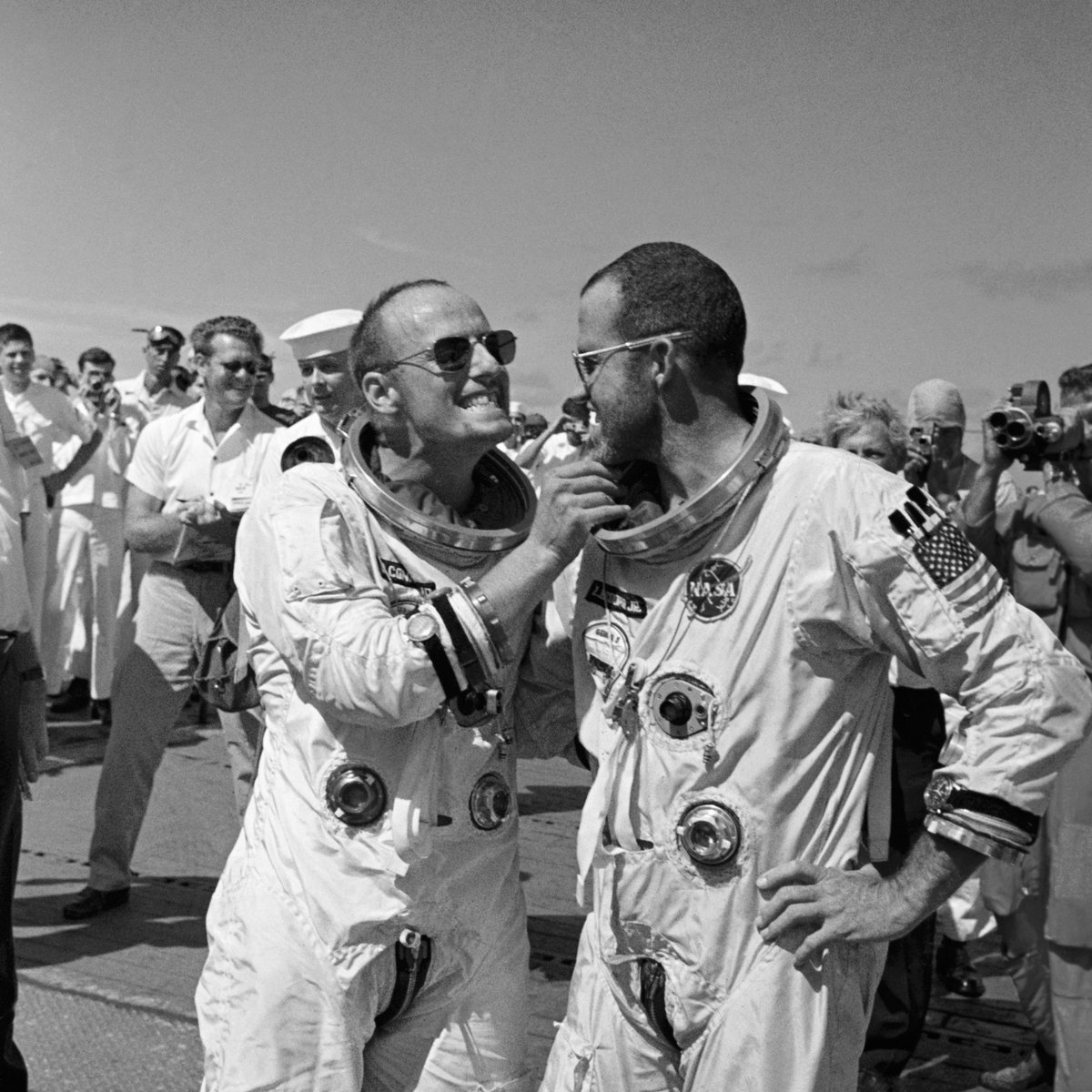 #ThrowBack ⏪: Charles 'Pete' Conrad Jr, founder of what is now SSC Space US, was the third human to set foot on the Moon’s surface. In this photo he is seen joking around with fellow astronaut L. Gordon Cooper before the Gemini-5 spaceflight in 1965 🧑‍🚀