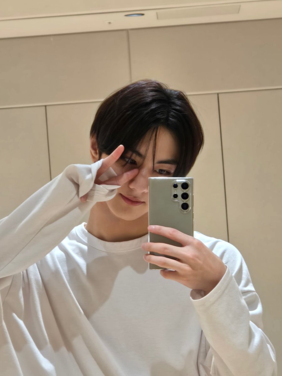 enhypenweverse's tweet photo. [ #정원’s Post ] 240220

#JUNGWON: D-3

@ENHYPEN_members @ENHYPEN #ENHYPEN #엔하이픈 https://t.co/HSOnaVlNgD