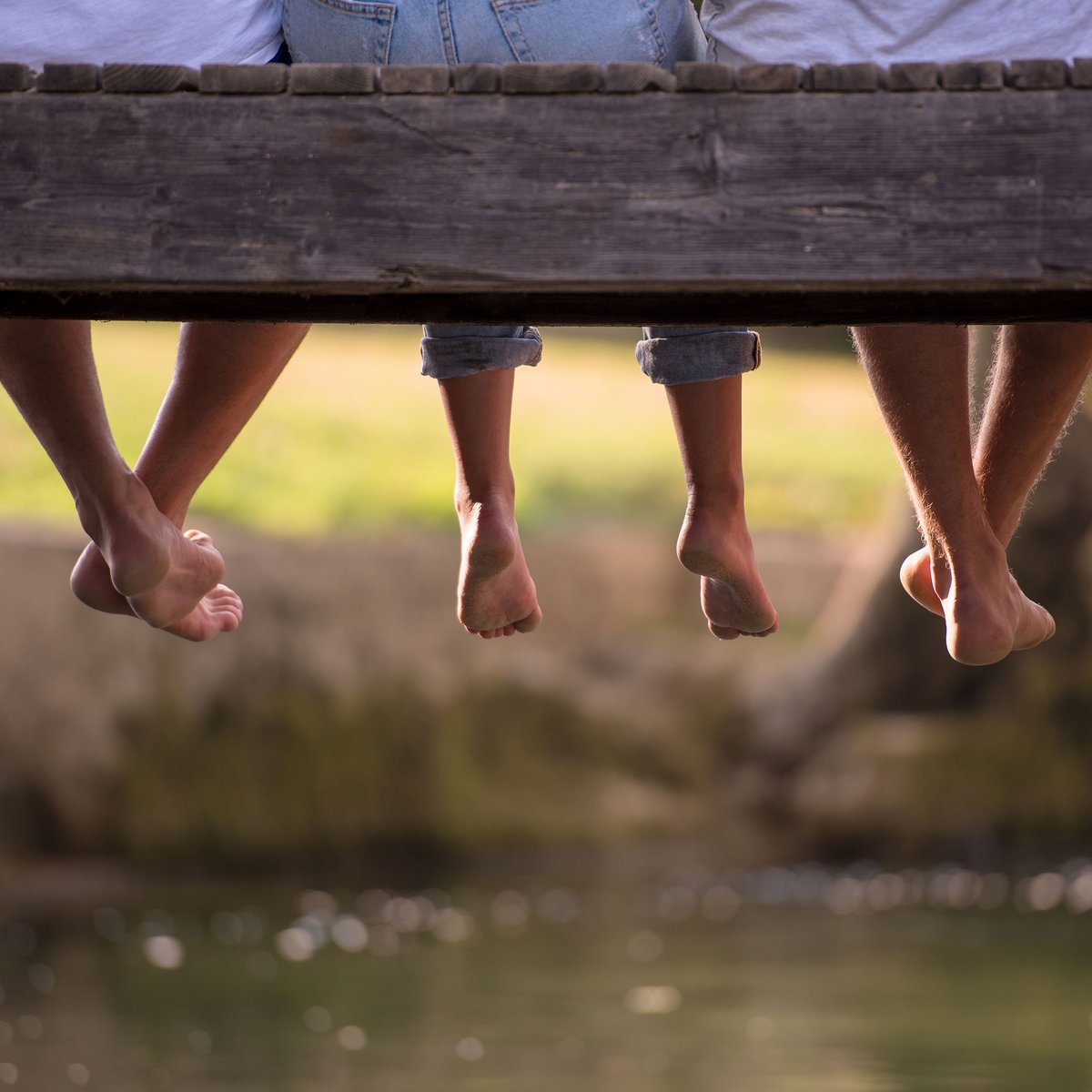 Sometimes the best memories are made simply by sitting on a dock in the summertime with loved ones beside you. Make memories at > walkerlakeresort.com #goodmemories #summertime #walkerlakeresort #muskoka