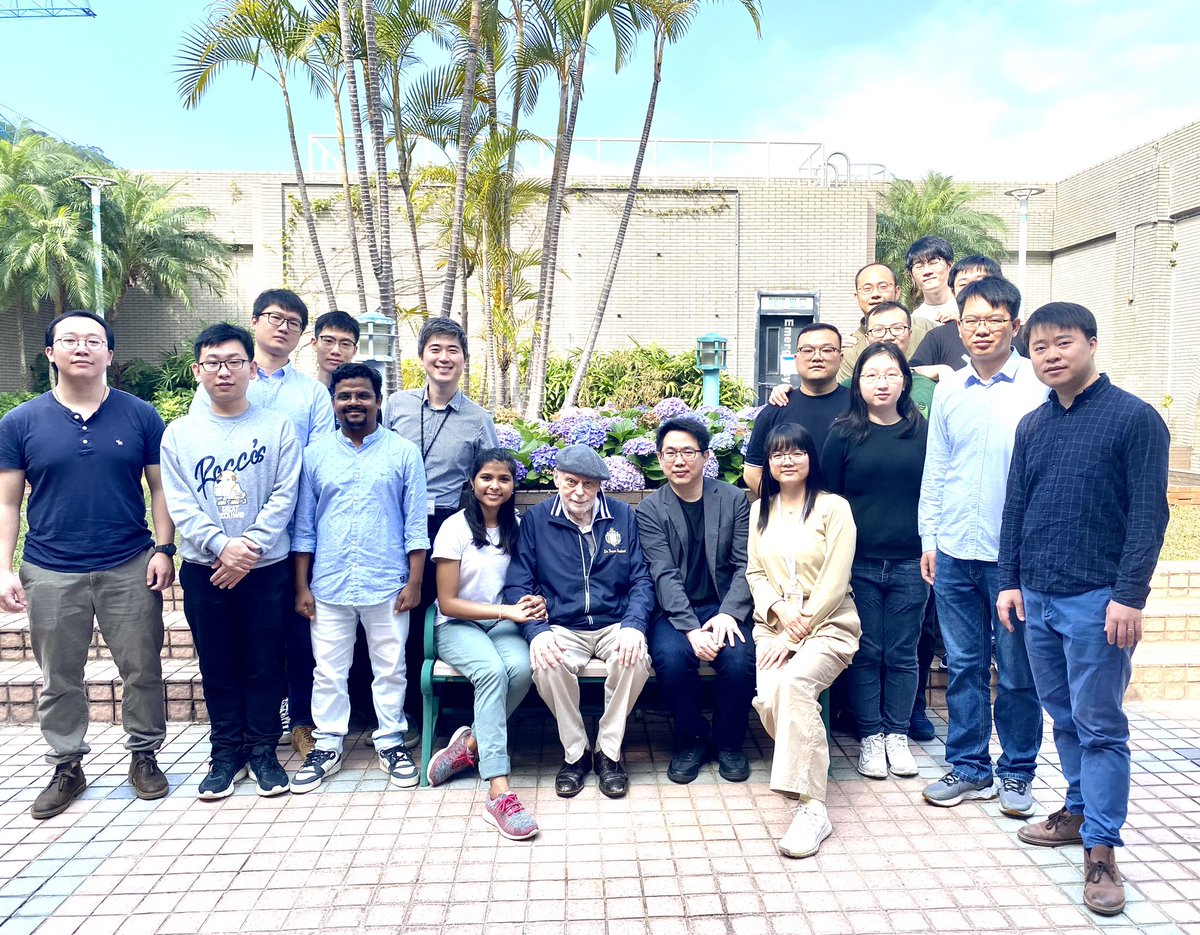 sirfrasersays's tweet photo. We had the pleasure of welcoming @Andrew_Sue on his first visit to the Research Palace &amp; Garden @HKUniversity today. Later on, he treated us to an outstanding lecture on a Family of Nanotubular Hosts with Deep Cavities which he calls Covalent-Organic Pillars before dinner. https://t.co/gqHRj4UPeY