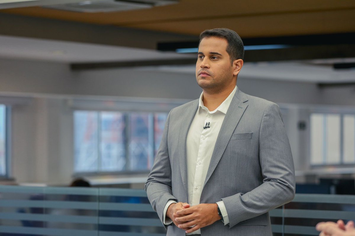 tvverdesmares's tweet photo. Um flagra de @isaacmacedo , super concentrado no nosso #BomDiaCeará 📺 É maravilhoso demais, né meu povo? 🤩
Amanhã tem mais #BDCE na sua telinha, logo depois do #Hora1. Acorde bem informado! ☀️ https://t.co/sTqIP9X9V1