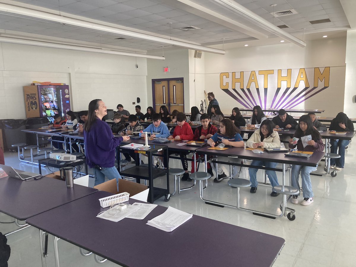 MrspintoCMS's tweet photo. Learning algebra with hands on equations @ChathamCoSch @ChathamMiddle #onechatham https://t.co/rb4SvDWle2