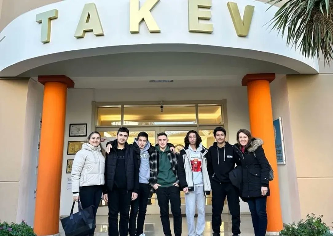 kosbimtal's tweet photo. KOSBİ Zülfü Mevlüt Çelik MTAL Başarıya Doymuyor!
FİSO Geleceğin Dahileri Öğrenci Bilim Olimpiyatlarında öğrencilerimiz fizik alanında iki altın, bir gümüş; biyoloji alanında bir bronz, bir gümüş madalya kazandılar. #özelkosbizülfümevlütçelikmtal #kemalpaşaosb #kosbi #fiso https://t.co/wWlmwjjqkA
