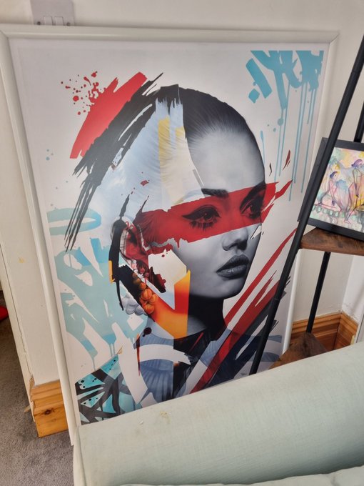 Two new large art pieces, arnt they beautiful?? 😘😘 signed by the artist perfect for my apartment! I'm