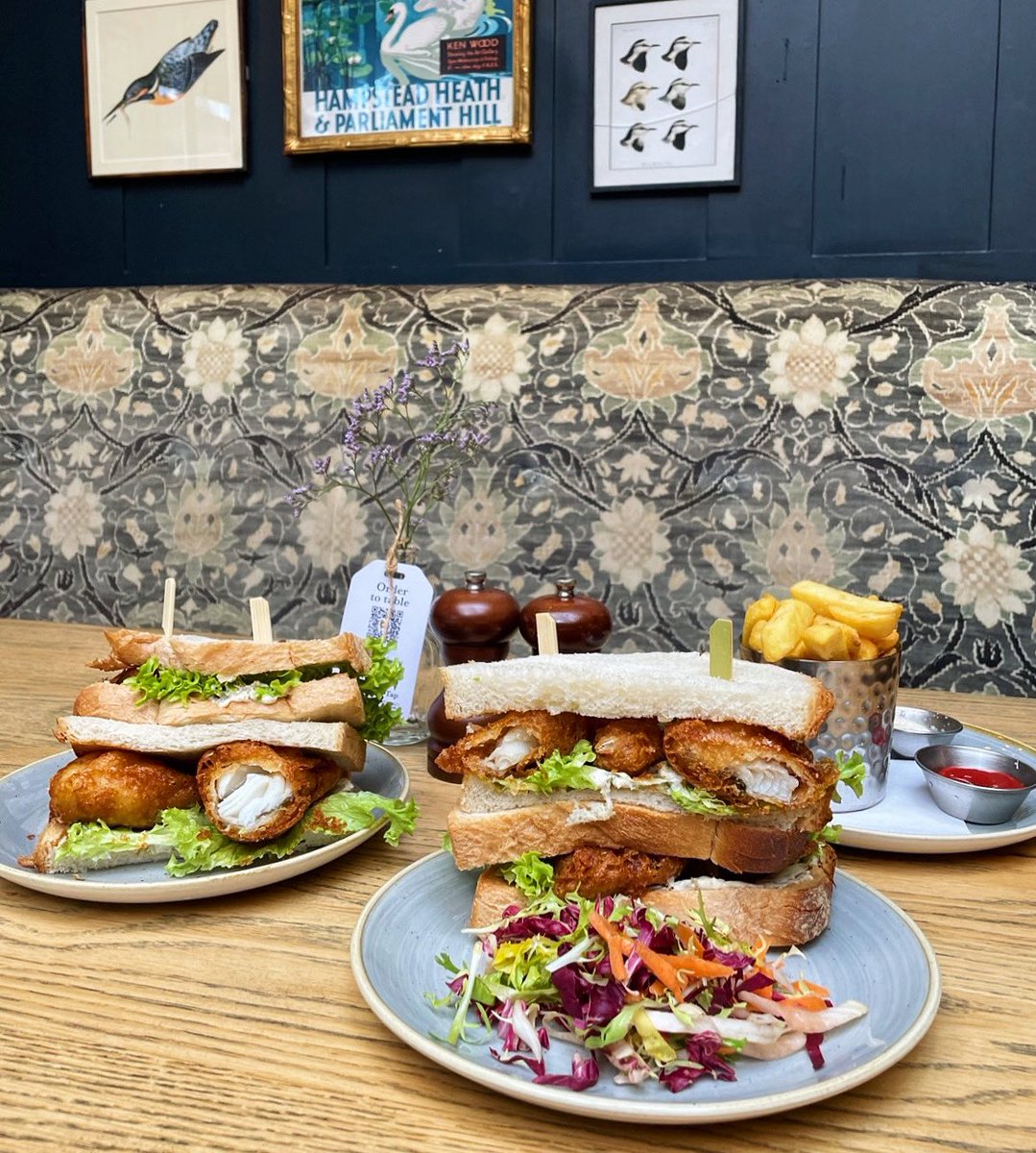 Lunch at The Flask 😎🥪😍 Use the link in our bio to book yours now! 

#pubsoflondon #youngspubs #pubfood #sandwich #hampsteadheath #lunch #publunch #london