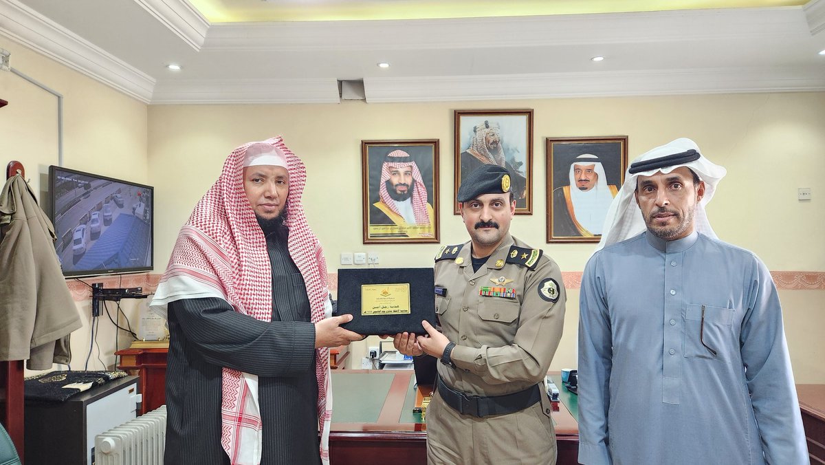 nukhaldawah's tweet photo. بدعم من سعادة محافظ القرى وبمناسبة ذكرى يوم التأسيس جمعية الدعوة والإرشاد بنخال  تنفذ  مبادرة (هدية رجل أمن) https://t.co/BSg55uA1A5
