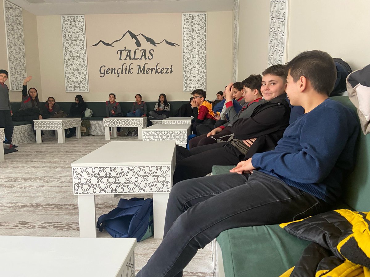GSB_Talasgm's tweet photo. Allah sabredenlerle beraberdir deyip, hudutta nöbet yarışması yaptılar.
#çedes
#DeğerlerEğitimiAtölyesi
#TalasGm https://t.co/Q4LYsJ07ES