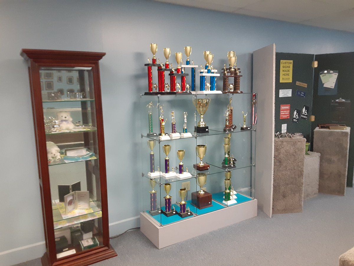 BullocksEngrave's tweet image. Visit our website or visit our showroom!
#BullocksEngraving #Awards #CustomEngraving #gifts