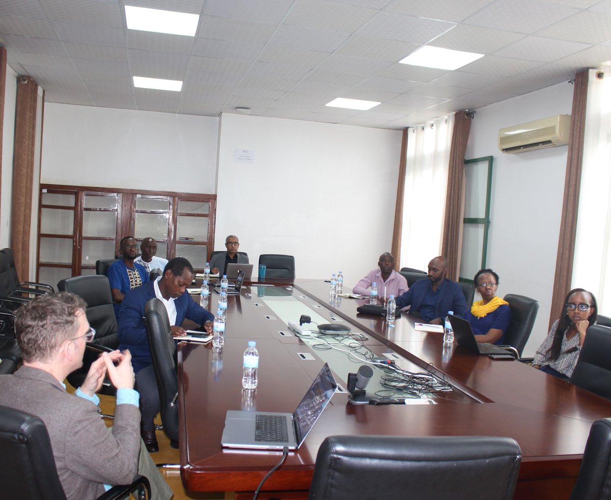 The Principal today held a meeting with Dr. Menelas Nkeshimana, HoD of the Health Workforce Develop't Dept. in the MoH and Dr. Christoph Becker from Univ. of Basel, Switzerland to discuss the social communicative competences project @UCmhs @mdkayihura @Uni_Rwanda @RwandaHealth