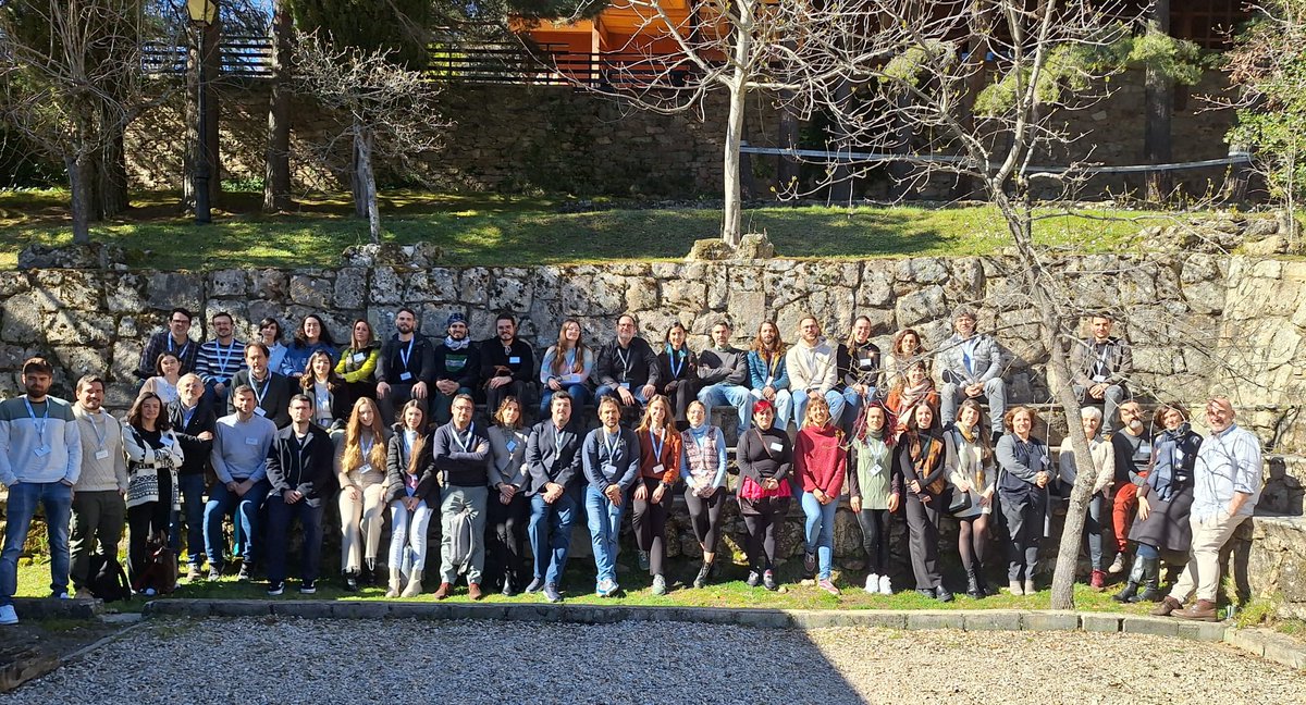 The Regulatory Genomics Network (R2G) funded by @AgEInves & coordinated by @MigManzanares met at #LaCristalera to discuss the goals of this network. The groups of @Dariloops @jjtenagu & @JLopezrios_ from #CABD are represented in this network! 🧬🧬🧬