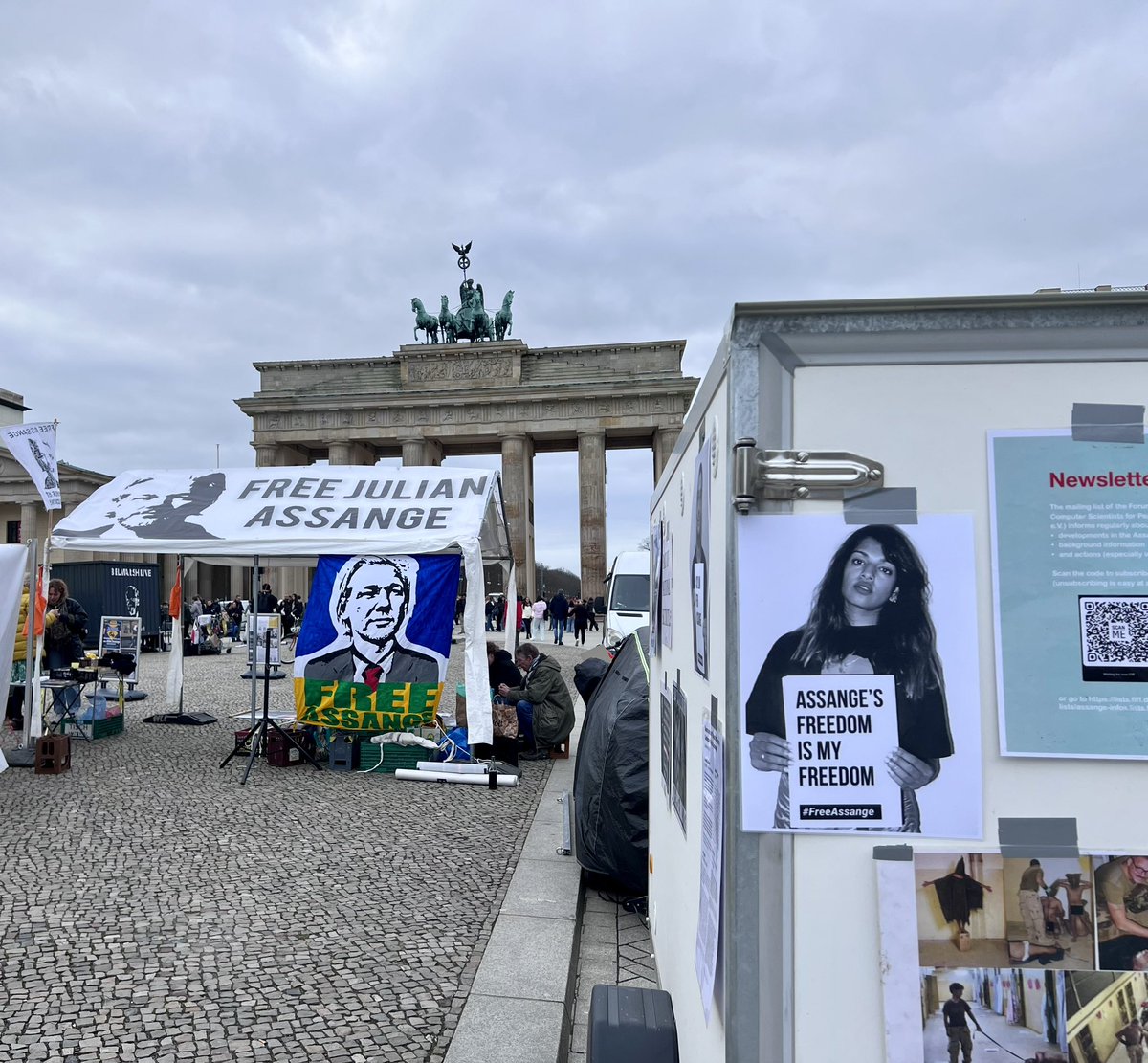 2point0Kay's tweet photo. #FreeAssange Berlin ✊🏻 https://t.co/WFEYed4cV2