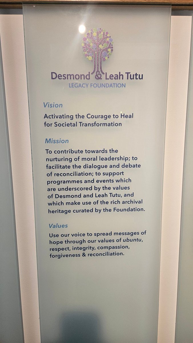 Honrado de haber participado hoy en la ceremonia de rebautizado de la casa 'Desmond & Leah Tutu House' con la presencia de dos leyendas de la lucha por la libertad: Mamma Leah Tutu y @MamphelaR @TheTutuLegacy