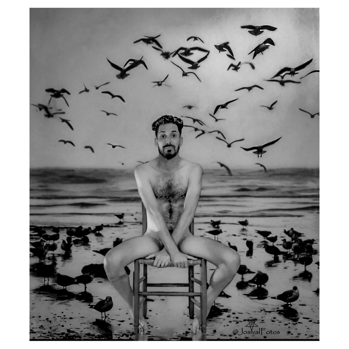 "Flying is largely done with the imagination" 
(Wolfgang Langewiesche, German aviator, journalist and writer, 1907-2002) 

Photo: <a href="/JosivalFotos/">josivalFotos</a>
Edition: in collaboration with <a href="/leo/">Leo</a>.aguilarc
Model: #ErneGarcía No. 5 

#JosivalFotos #man #sea #birds