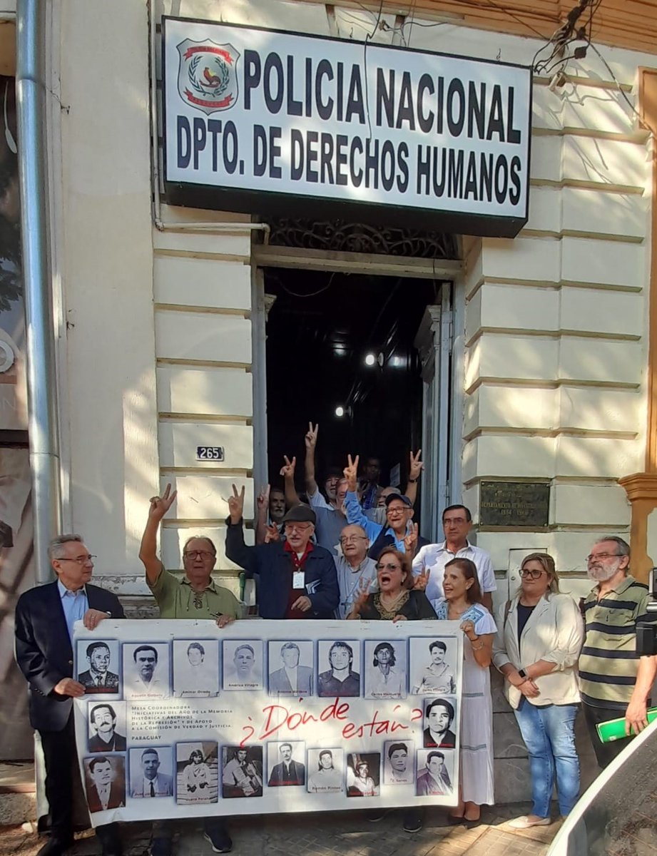 #AHORA
📌 Eusebio Torres ex comisario torturador de la dictadura stronista fue condenado a 30 años de pena privativa de libertad por crímenes de lesahumadidad.

👉🏼 Después de 35 años de la caída de la dictadura stronista, justicia para las y los sobrevientes.

Foto <a href="/Codehupy99/">Codehupy</a>