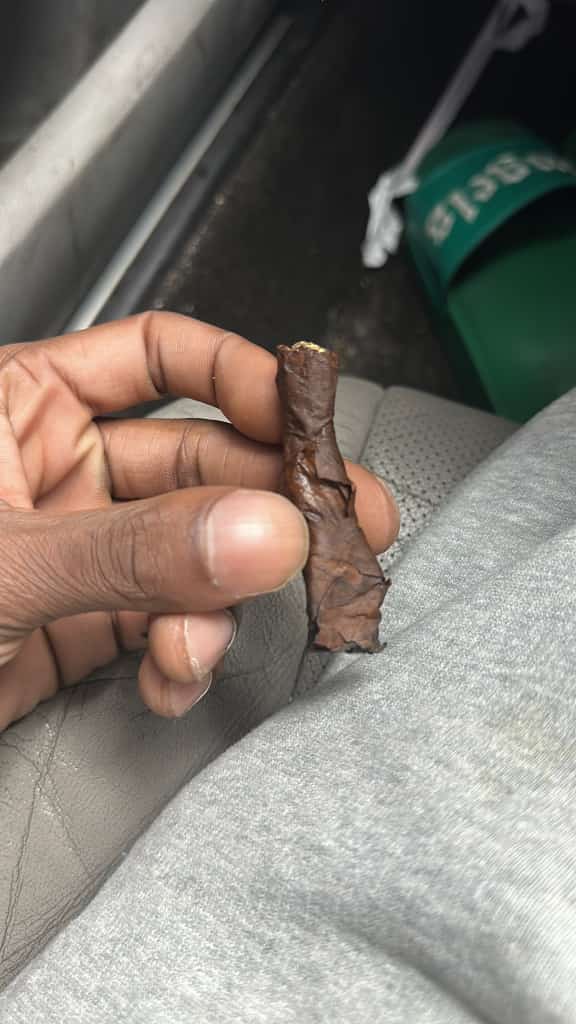What a man knows how to eat would kill the man. While non-medic would see weed and green footwear only, Medics would see chronic illness caused most likey by the chronic weed consumption