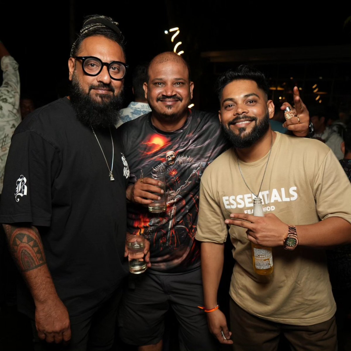 Let's take a stroll down memory lane to those laughter-filled days at RE Garage Cafe with our Motoverse fam. 

#Throwback #Motoverse2023 #IntoTheMotoverse #PeopleOfMotoverse #RiderMania #RoyalEnfield #RidePure #PureMotorcycling #RoyalEnfieldGarageCafe