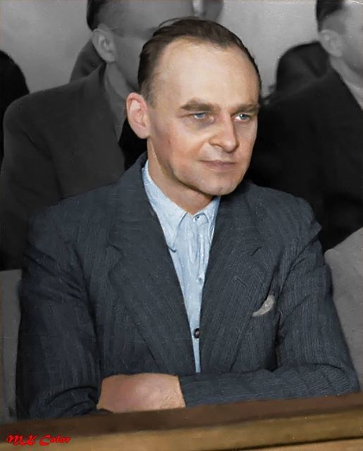Dariusz74114237's tweet image. Rotmistrz Witold Pilecki chowa dłonie na procesie, bo paznokci już nie ma...Bity, kopany, torturowany fizycznie i psychicznie pozostał Niezłomny. Nie zdradził Świętej Rzeczypospolitej. Oddał swoje życie za Wolną Polskę.
Spójrz Polaku w oczy Pileckiemu, spójrz na wyraz jego twarzy