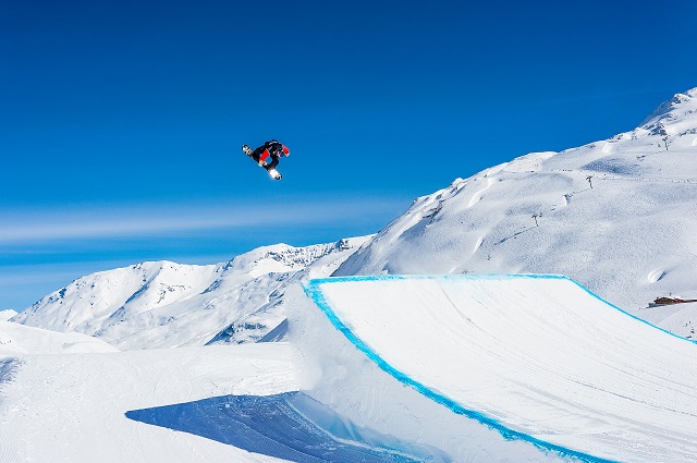 TIGNES N'ACCUEILLE PLUS 2, MAIS 3 #FREESTYLE #WORLDCUP 🔥🔥🔥 ⭐13 au 16 mars 2024 : ski #slopestyle, finales le 16 mars ⭐13 au 15 mars : #ski #bigair, finales le 15 mars en nocturne ⭐14 au 15 mars : #snowboard slopestyle, finales le 15 mars tignes.net/pro/presse/la-…