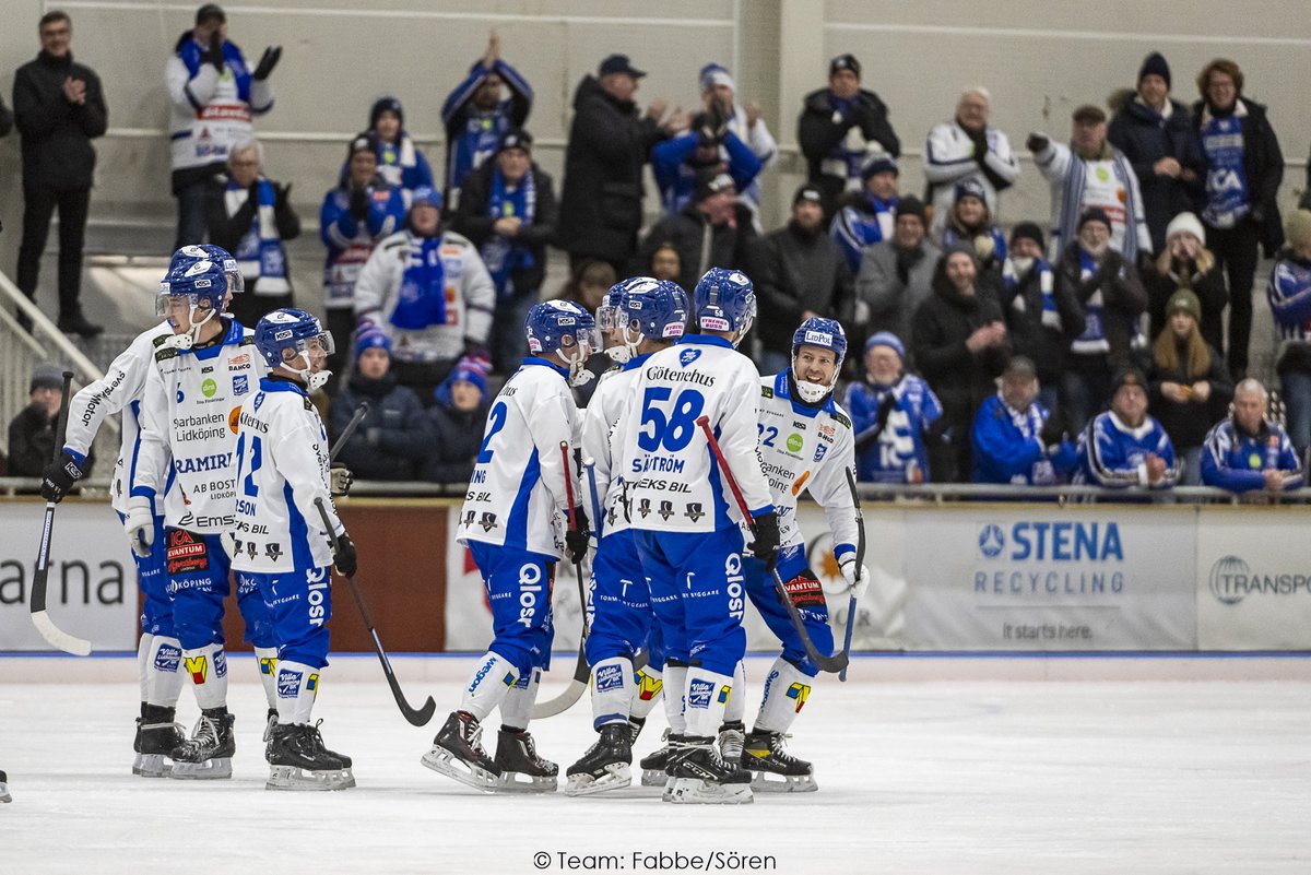 VI BEHÖVER DIG IMORGON 💙

För 100kr kan du åka med Supporterklubben till Slättbergshallen och kvartsfinal 2:5 🚎

𝐀𝐕𝐑𝐄𝐒𝐀:
17.30 Resecentrum
17.45 Sparbanken Lidköping Arena

𝐁𝐎𝐊𝐀 𝐕𝐈𝐀:
Henrik Lindberg
073-313 63 69
