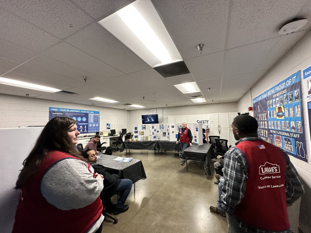 Lowes_1803's tweet photo. AP Training @lowes 1803 with Phillip &amp; Tammy! ⚠️🦺

@JCunninghamR1 
#Lowes #LowesSafe #Culpeper https://t.co/7WwIUs3gcg